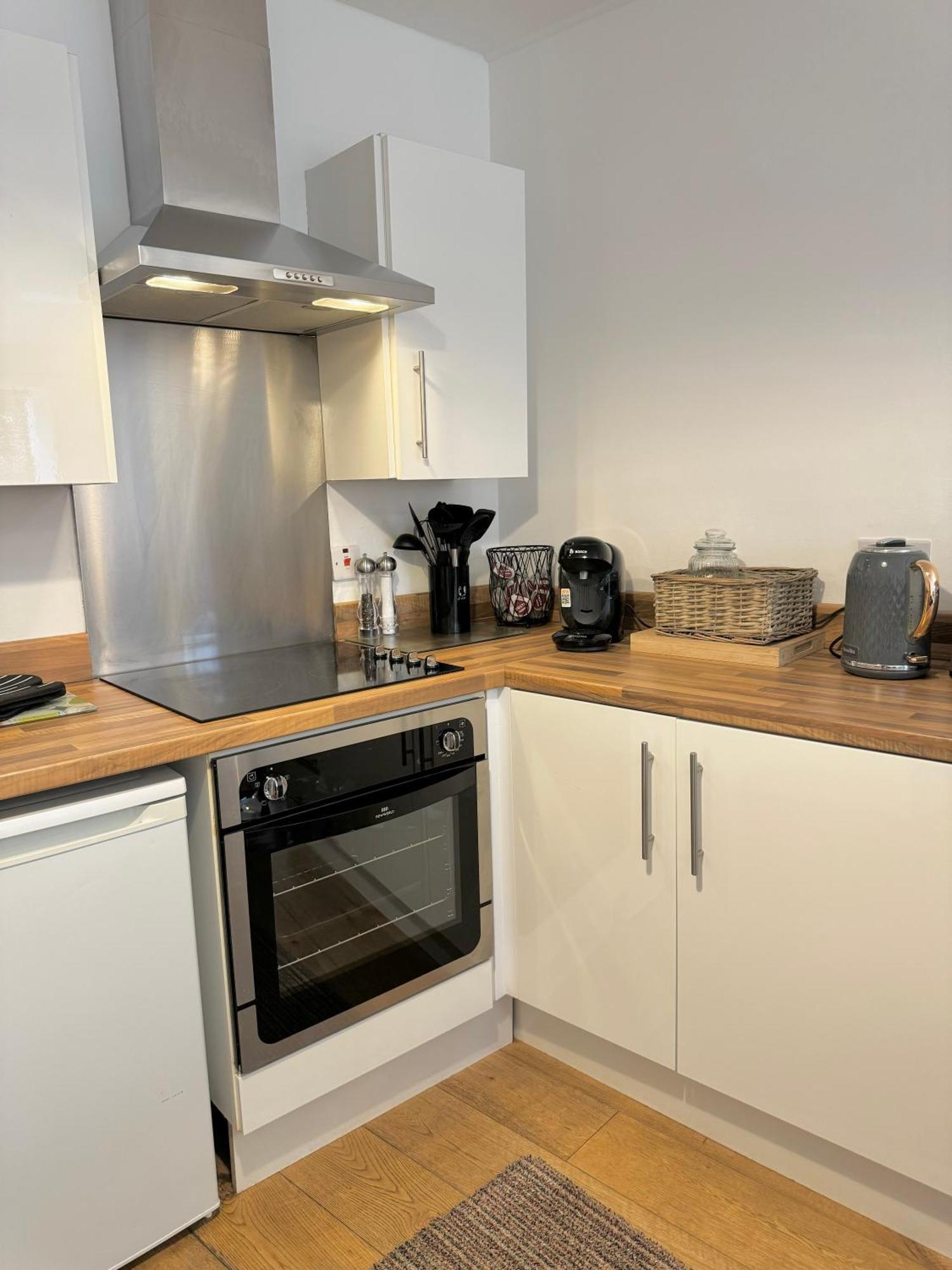 Nordic Suites Ulverston Extérieur photo