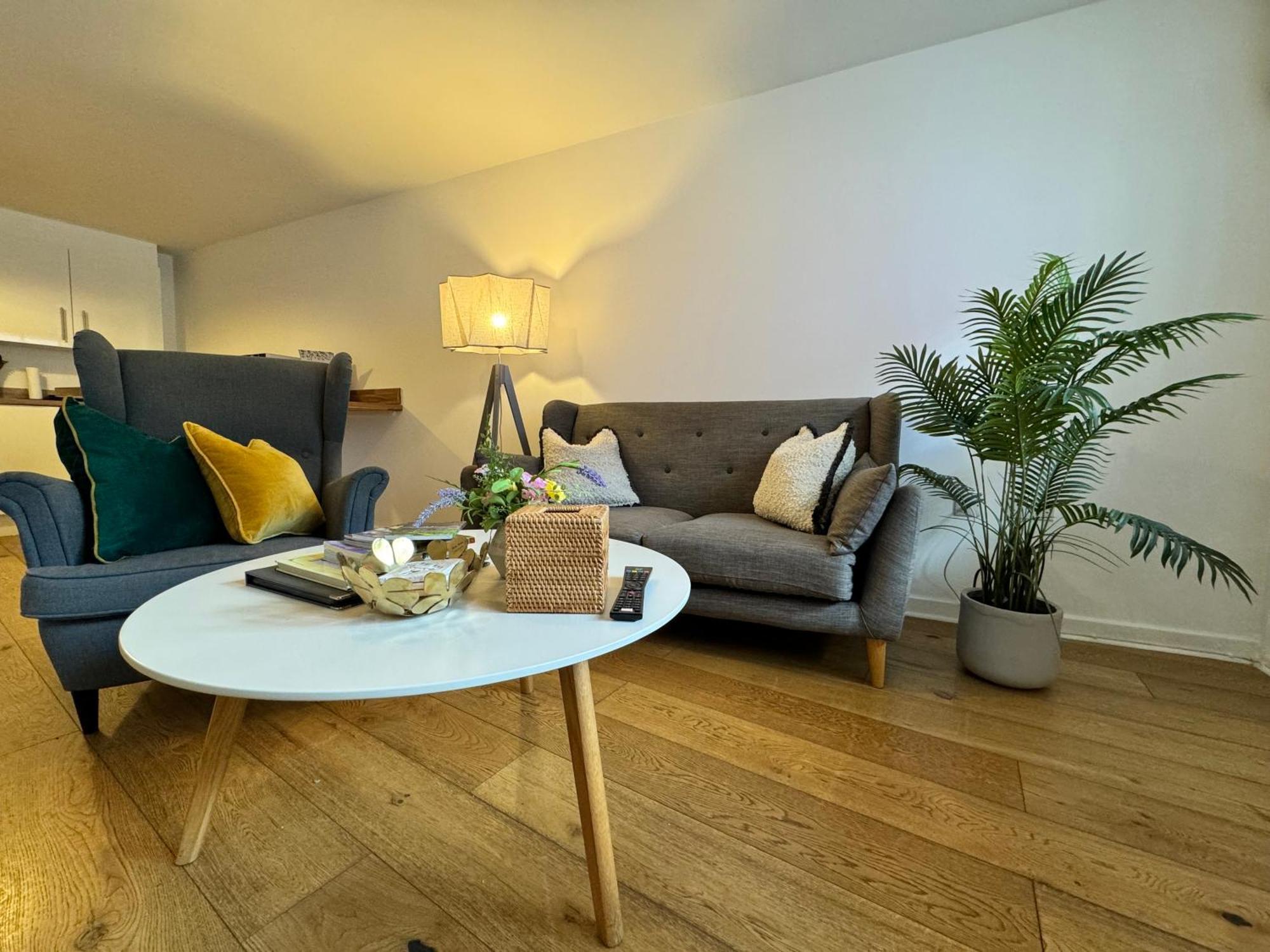 Nordic Suites Ulverston Extérieur photo