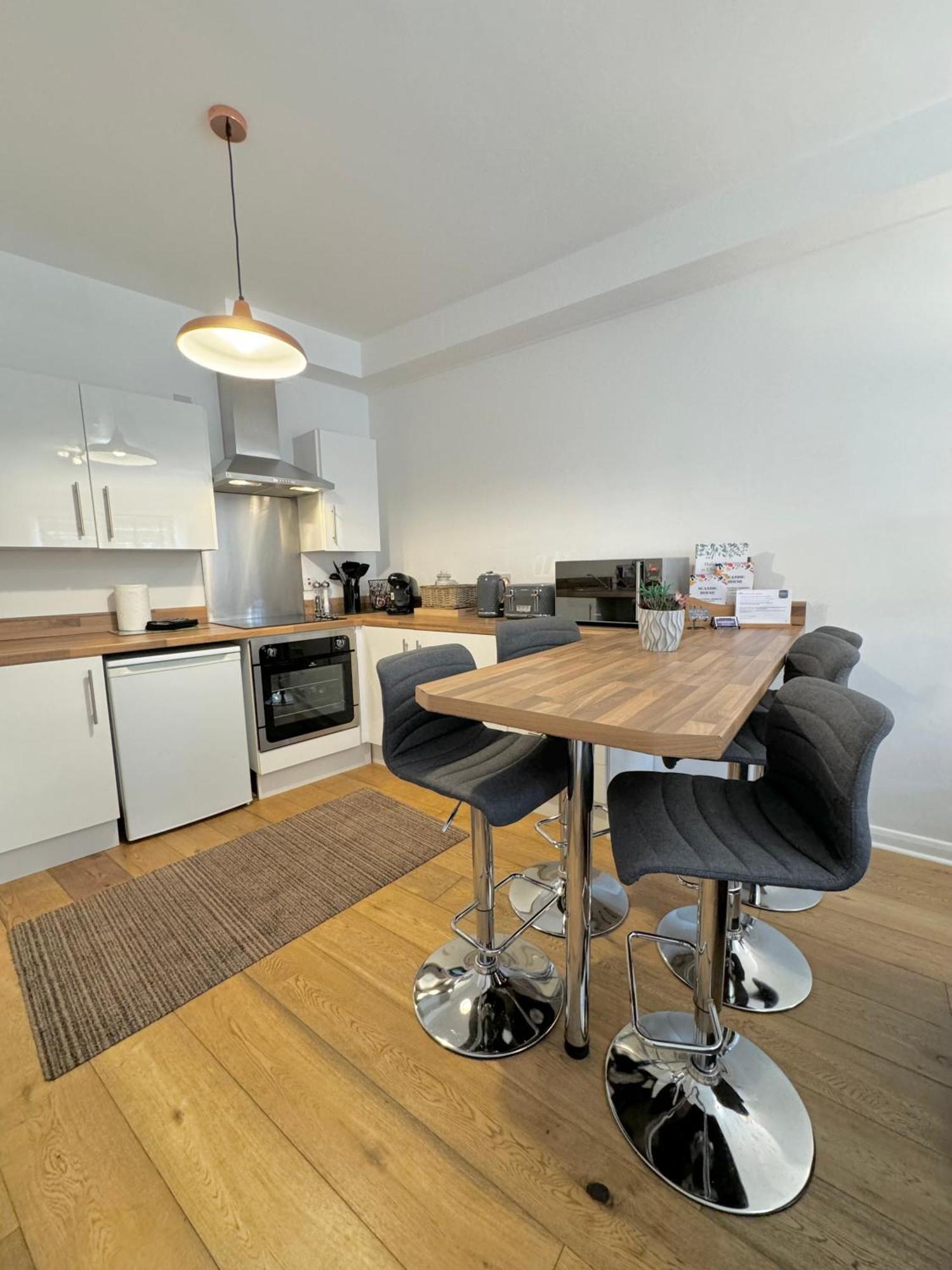 Nordic Suites Ulverston Extérieur photo